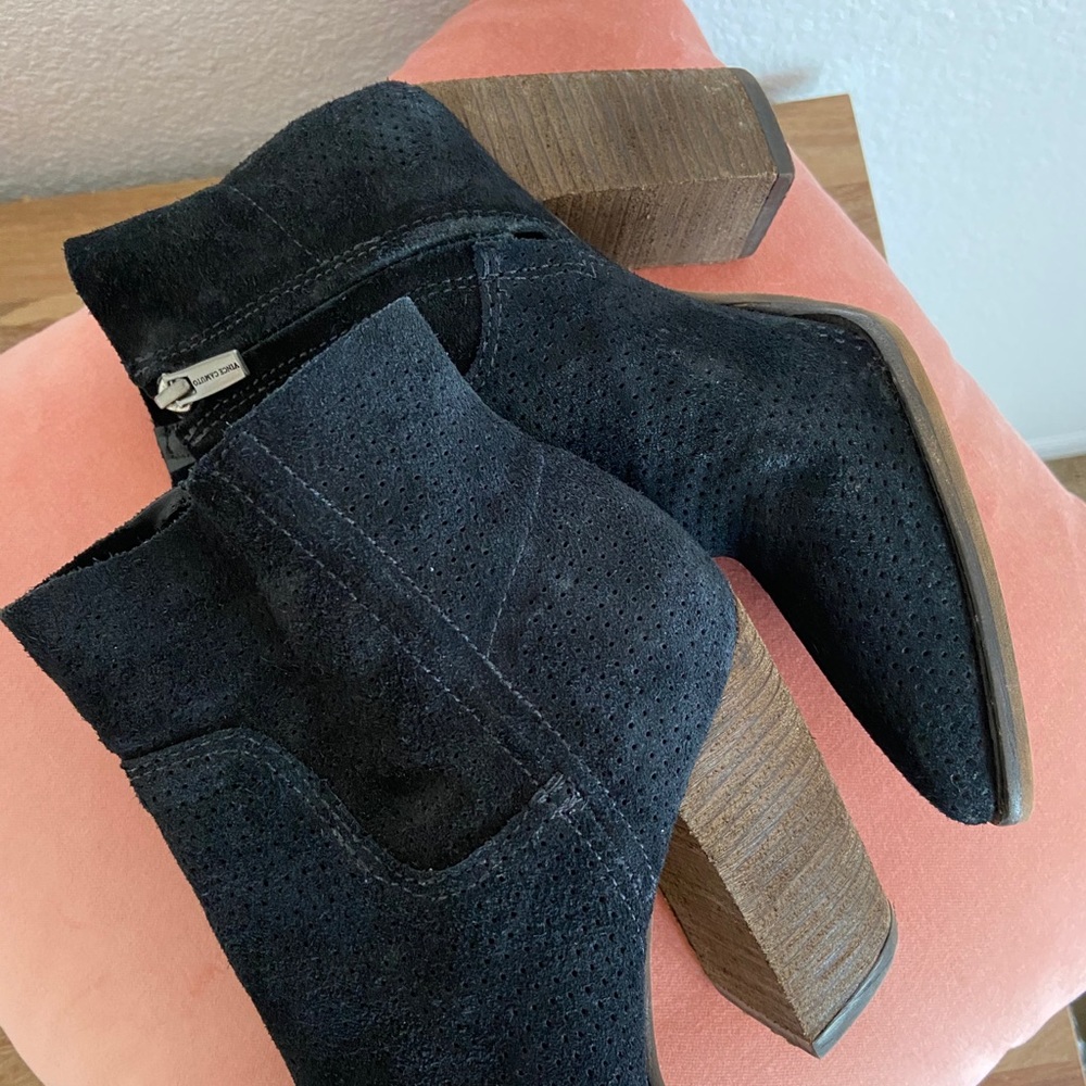 Vince Camuto Cava Black Pointed Toes Booties